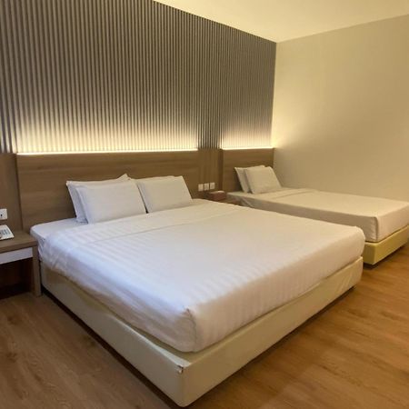Lovina Inn - Nagoya Batam Exterior photo